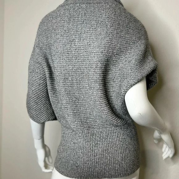 Cynthia Steffe Grey silver metallic front zipper sweater size XS. - Picture 4 of 14